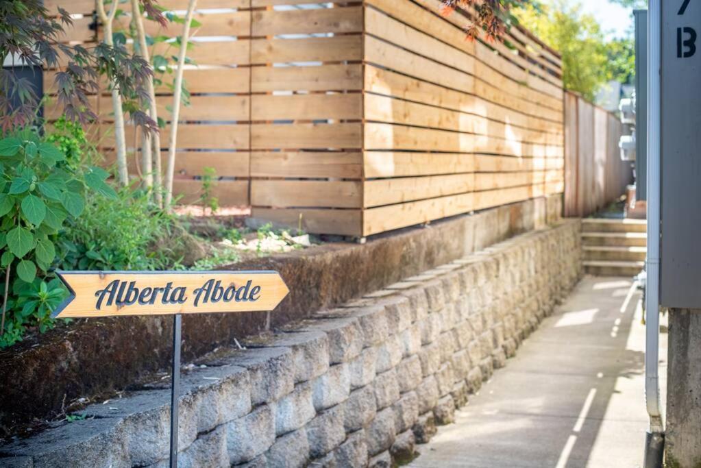 Walkable Apt Next To Restaurants, Bars, And Shops! بورتلاند المظهر الخارجي الصورة