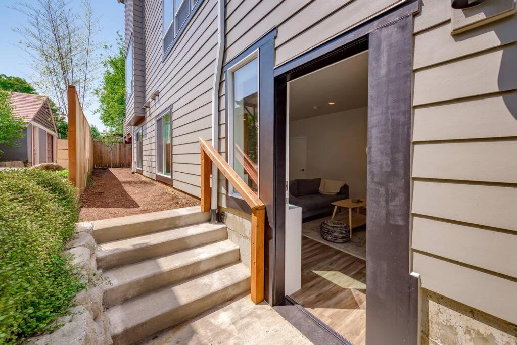 Walkable Apt Next To Restaurants, Bars, And Shops! بورتلاند المظهر الخارجي الصورة