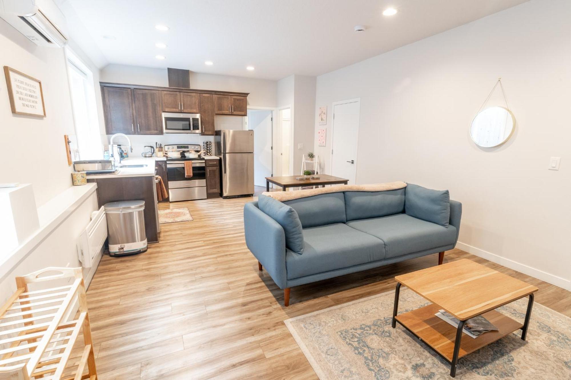 Walkable Apt Next To Restaurants, Bars, And Shops! بورتلاند المظهر الخارجي الصورة